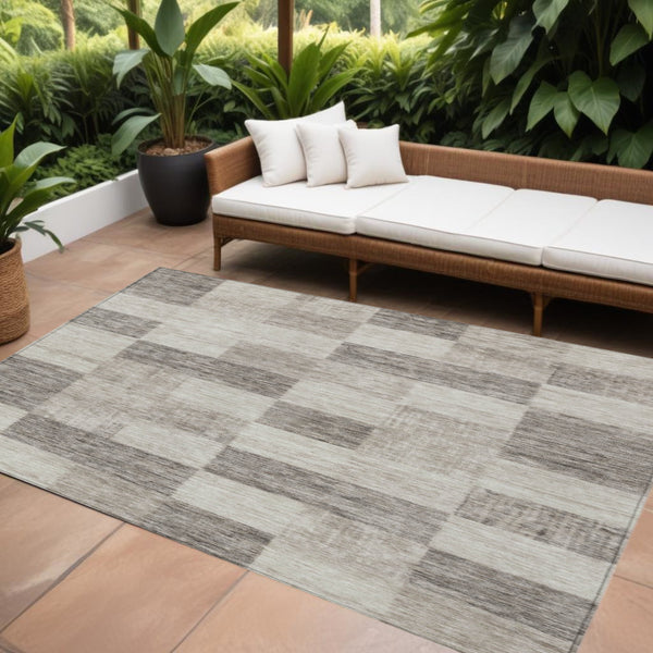 Homeroots 3' Beige And Gray Geometric Washable Area Rug - Perfect For Indoor And Outdoor Spaces, Stylish & Durable 9' X 12' Polyester 604849