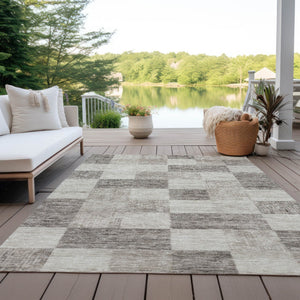 Homeroots 3' Beige And Gray Geometric Washable Area Rug - Perfect For Indoor And Outdoor Spaces, Stylish & Durable 9' X 12' Polyester 604849