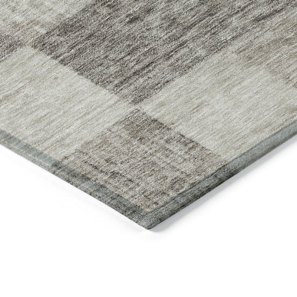 Homeroots 3' Beige And Gray Geometric Washable Area Rug - Perfect For Indoor And Outdoor Spaces, Stylish & Durable 10' X 14' Polyester 604850