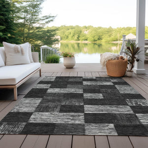 Homeroots 3' Beige And Gray Geometric Washable Area Rug - Perfect For Indoor And Outdoor Spaces, Stylish & Durable 5' X 8' Polyester 604852