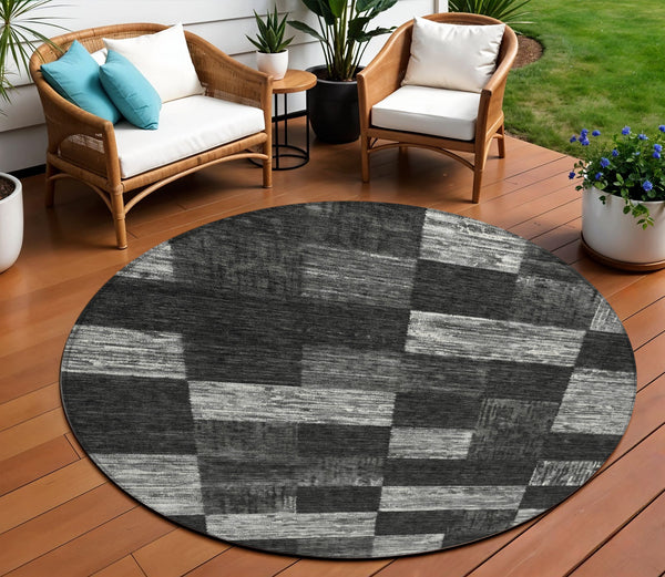 Homeroots 3' Beige And Gray Geometric Washable Area Rug - Perfect For Indoor And Outdoor Spaces, Stylish & Durable 8' Round Polyester 604853
