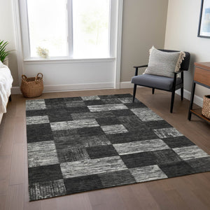 Homeroots 3' Beige And Gray Geometric Washable Area Rug - Perfect For Indoor And Outdoor Spaces, Stylish & Durable 8' X 10' Polyester 604854