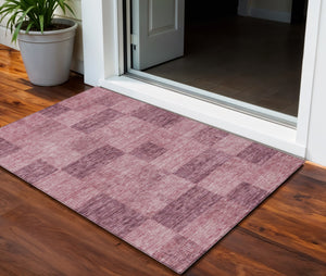 Homeroots 3' Beige And Gray Geometric Washable Area Rug - Perfect For Indoor And Outdoor Spaces, Stylish & Durable 3' X 5' Polyester 604857