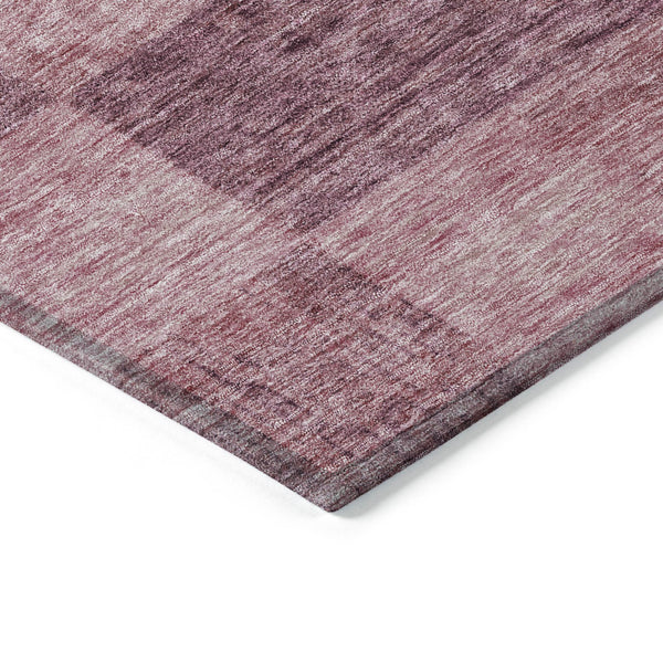 Homeroots 3' Beige And Gray Geometric Washable Area Rug - Perfect For Indoor And Outdoor Spaces, Stylish & Durable 8' X 10' Polyester 604860