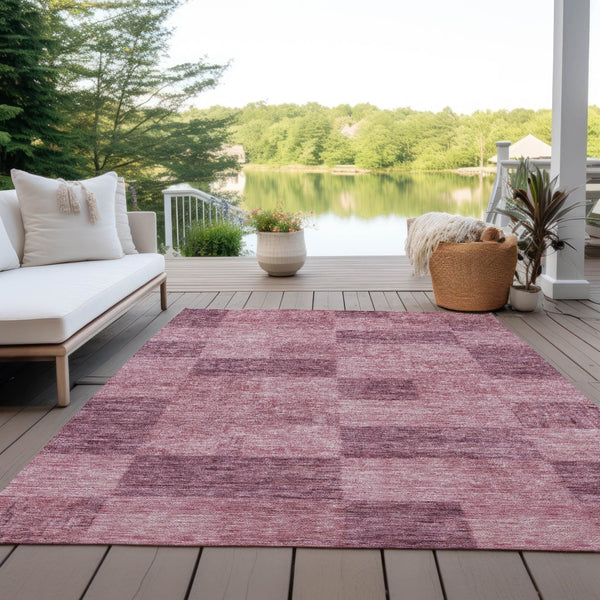 Homeroots 3' Beige And Gray Geometric Washable Area Rug - Perfect For Indoor And Outdoor Spaces, Stylish & Durable 10' X 14' Polyester 604862