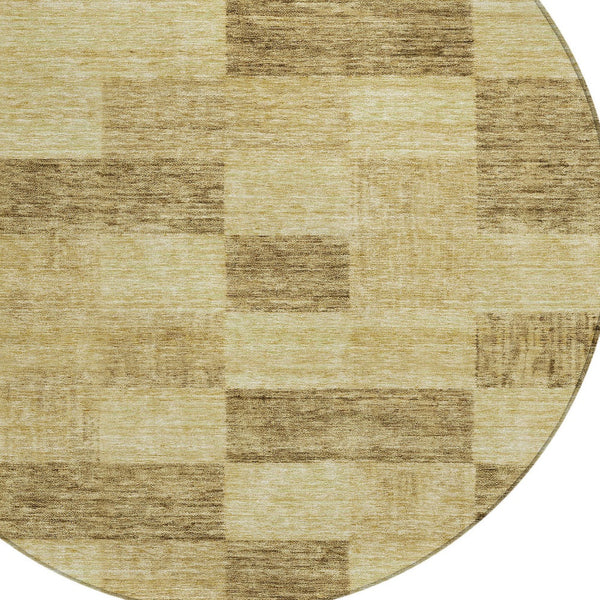 Homeroots 3' Beige And Gray Geometric Washable Area Rug - Perfect For Indoor And Outdoor Spaces, Stylish & Durable 8' Round Polyester 604877