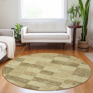 Homeroots 3' Beige And Gray Geometric Washable Area Rug - Perfect For Indoor And Outdoor Spaces, Stylish & Durable 8' Round Polyester 604877