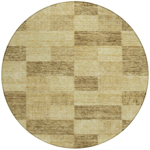 Homeroots 3' Beige And Gray Geometric Washable Area Rug - Perfect For Indoor And Outdoor Spaces, Stylish & Durable 8' Round Polyester 604877