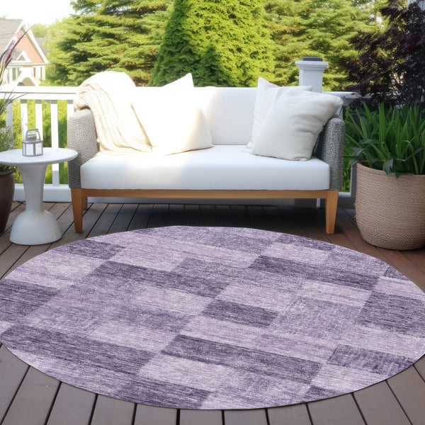 Homeroots 3' Beige And Gray Geometric Washable Area Rug - Perfect For Indoor And Outdoor Spaces, Stylish & Durable 8' Round Polyester 604889