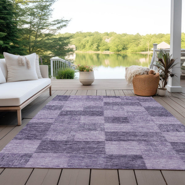 Homeroots 3' Beige And Gray Geometric Washable Area Rug - Perfect For Indoor And Outdoor Spaces, Stylish & Durable 8' X 10' Polyester 604890