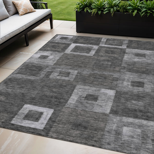 Homeroots 3' Stylish Beige Gold & Denim Blue Geometric Indoor-outdoor Area Rug - Durable, Washable & Versatile 5' X 8' Polyester 605014