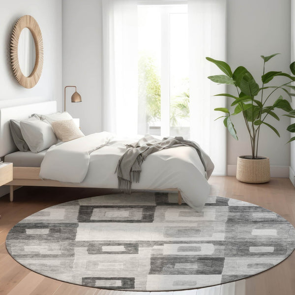 Homeroots 3' Stylish Beige Gold & Denim Blue Geometric Indoor-outdoor Area Rug - Durable, Washable & Versatile 8' Round Polyester 605039