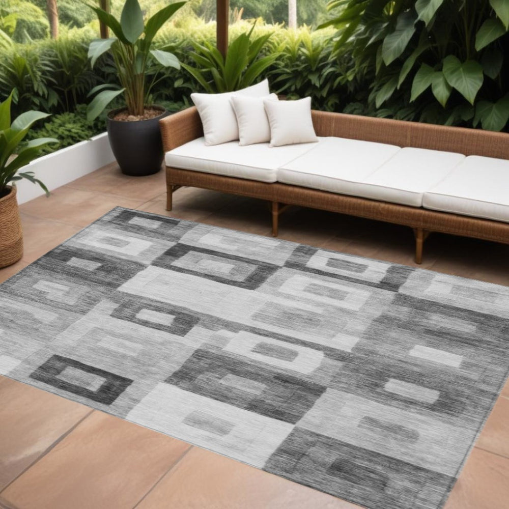 HomeRoots 9' X 12' Gray Geometric Washable Area Rug - Stylish Indoor/Outdoor Solution for High-Traffic Spaces 605041