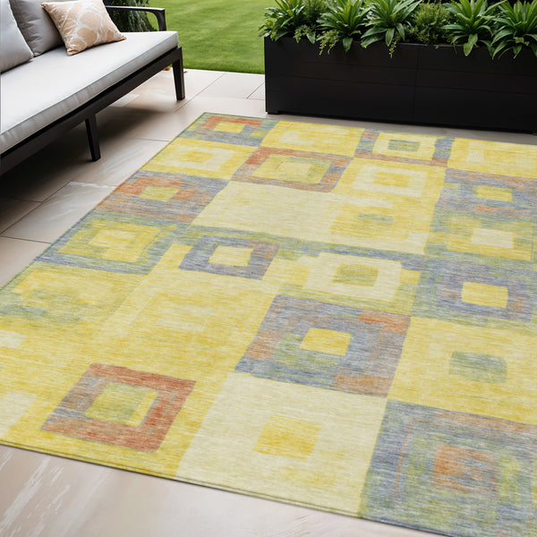Homeroots 3' Stylish Beige Gold & Denim Blue Geometric Indoor-outdoor Area Rug - Durable, Washable & Versatile 5' X 8' Polyester 605056