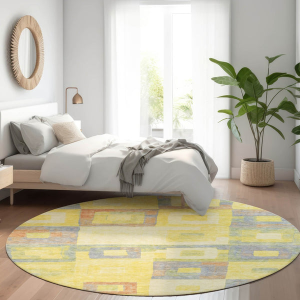 Homeroots 3' Stylish Beige Gold & Denim Blue Geometric Indoor-outdoor Area Rug - Durable, Washable & Versatile 8' Round Polyester 605057