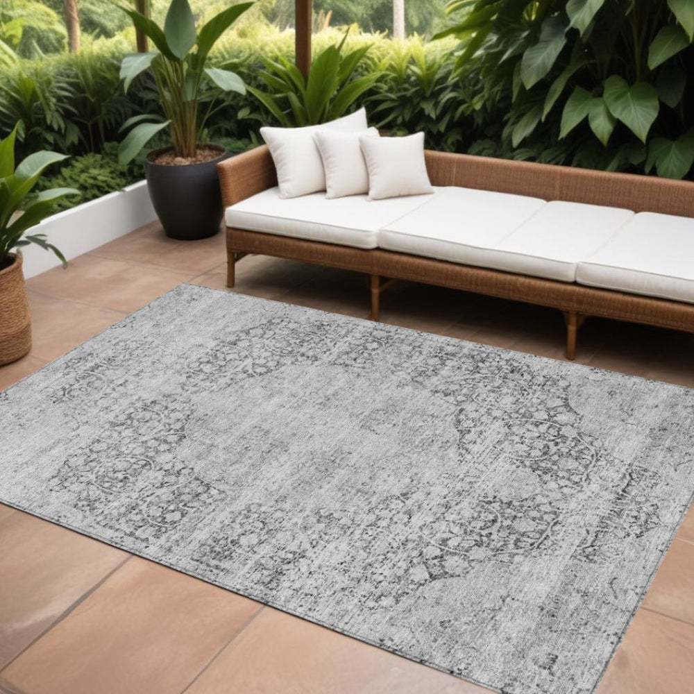 HomeRoots 9' X 12' Gray And Ivory Oriental Washable Area Rug - Elegant, Durable, Indoor/Outdoor Design for All Spaces 605119