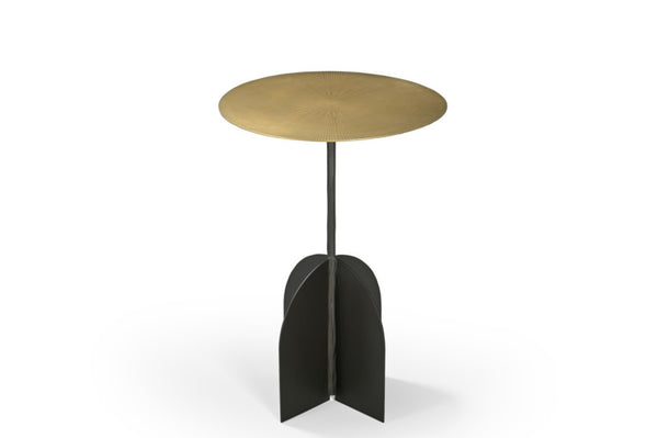 HomeRoots 23" Brass and Black Iron Round Pedestal End Table - Chic Modern Accent for Any Room, Fully Assembled! 605361