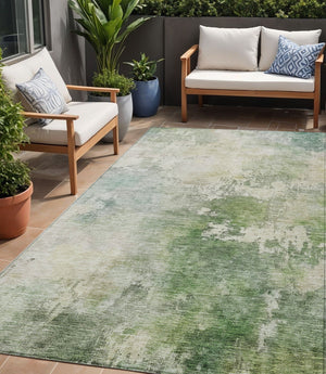 Homeroots 3' Artichoke Green And Ivory Abstract Area Rug - Stylish Washable Indoor/Outdoor Design For All Spaces 5' X 8' Polyester 605501