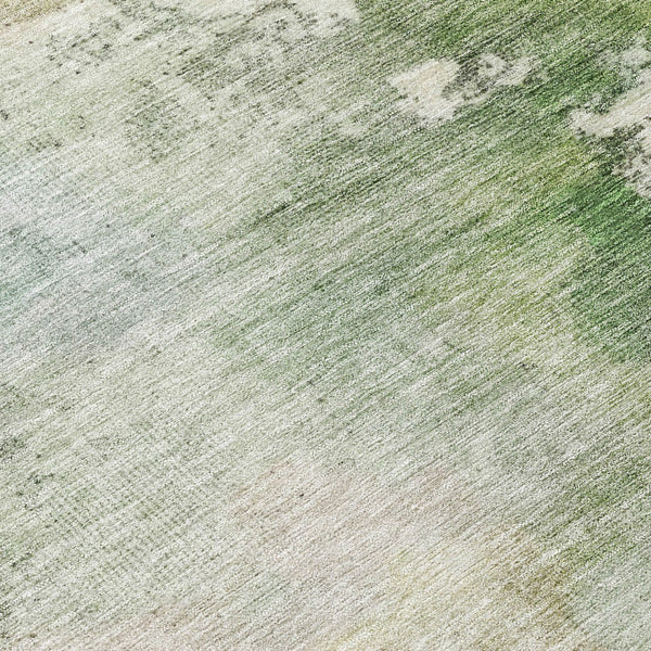 Homeroots 3' Artichoke Green And Ivory Abstract Area Rug - Stylish Washable Indoor/Outdoor Design For All Spaces 8' Round Polyester 605502