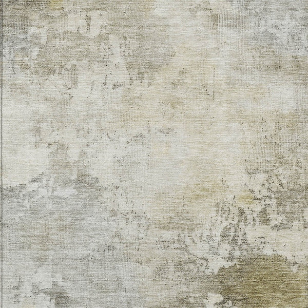 Homeroots 3' Artichoke Green And Ivory Abstract Area Rug - Stylish Washable Indoor/Outdoor Design For All Spaces 5' X 8' Polyester 605507