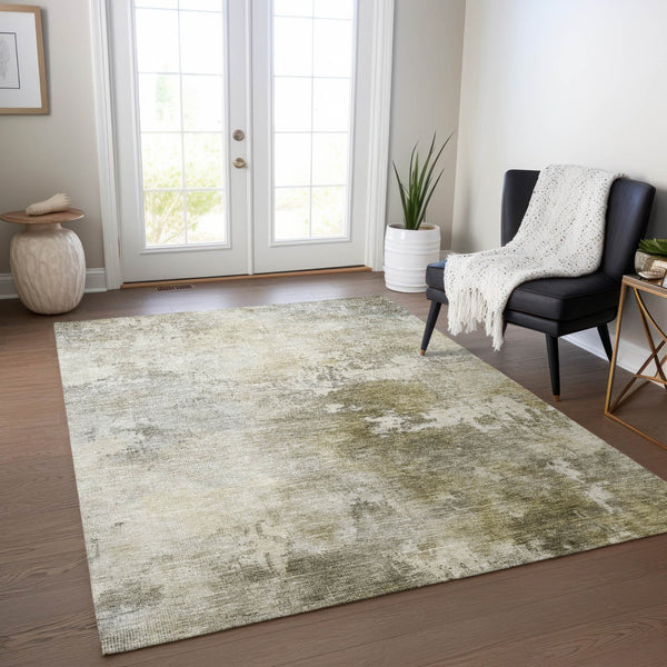 Homeroots 3' Artichoke Green And Ivory Abstract Area Rug - Stylish Washable Indoor/Outdoor Design For All Spaces 5' X 8' Polyester 605507