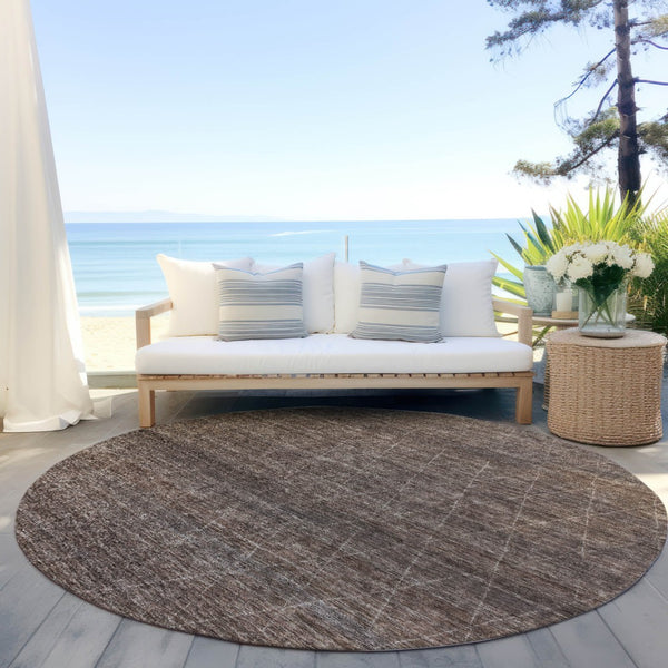 Homeroots 3' Coffee And Ivory Geometric Washable Area Rug For Indoor And Outdoor Spaces – Durable Design 8' Round Polyester 605586