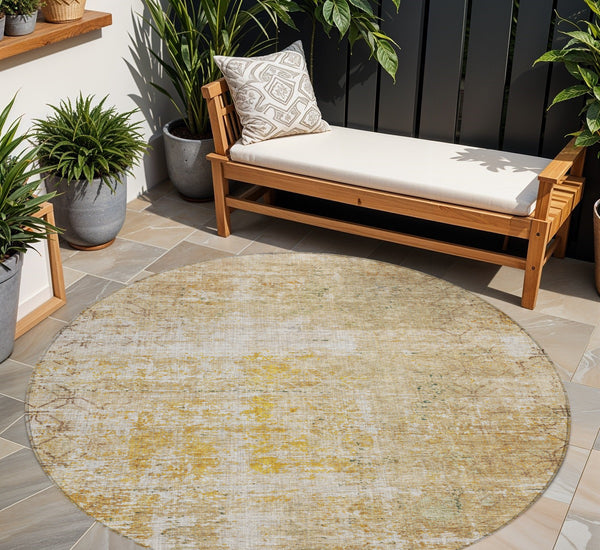 Homeroots 3' Stylish Gold Brown And Beige Geometric Washable Area Rug For Indoor And Outdoor Spaces 8' Round Polyester 605707