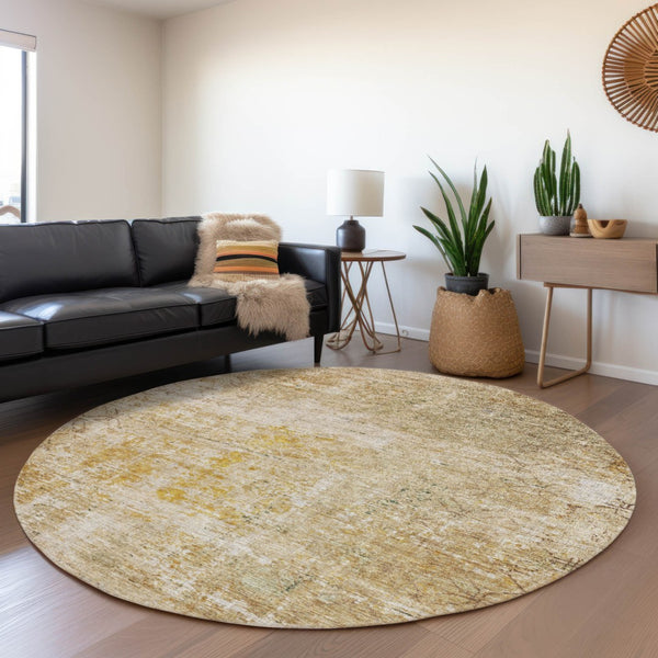 Homeroots 3' Stylish Gold Brown And Beige Geometric Washable Area Rug For Indoor And Outdoor Spaces 8' Round Polyester 605707
