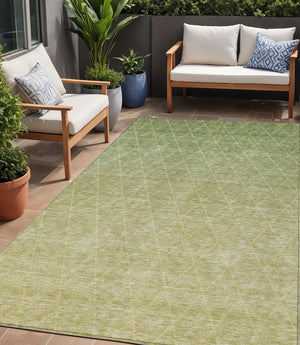Homeroots 3' Artichoke Green Geometric Area Rug - Stylish, Washable & Durable For Indoor Or Outdoor Spaces 5' X 8' Polyester 605778
