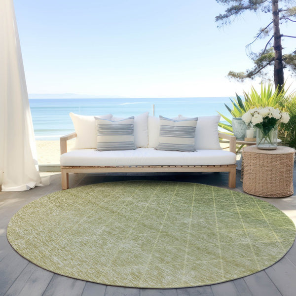 Homeroots 3' Artichoke Green Geometric Area Rug - Stylish, Washable & Durable For Indoor Or Outdoor Spaces 8' Round Polyester 605779