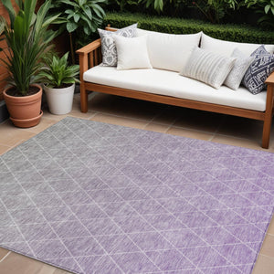 Homeroots 3' Artichoke Green Geometric Area Rug - Stylish, Washable & Durable For Indoor Or Outdoor Spaces 9' X 12' Polyester 605799