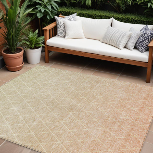 Homeroots 3' Artichoke Green Geometric Area Rug - Stylish, Washable & Durable For Indoor Or Outdoor Spaces 8' X 10' Polyester 605804