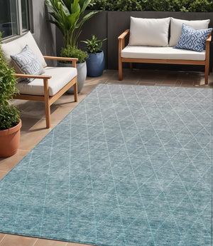 Homeroots 3' Artichoke Green Geometric Area Rug - Stylish, Washable & Durable For Indoor Or Outdoor Spaces 5' X 8' Polyester 605808
