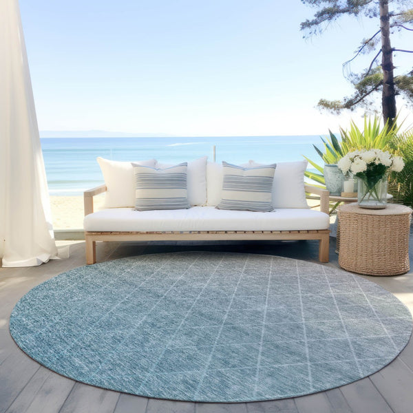Homeroots 3' Artichoke Green Geometric Area Rug - Stylish, Washable & Durable For Indoor Or Outdoor Spaces 8' Round Polyester 605809