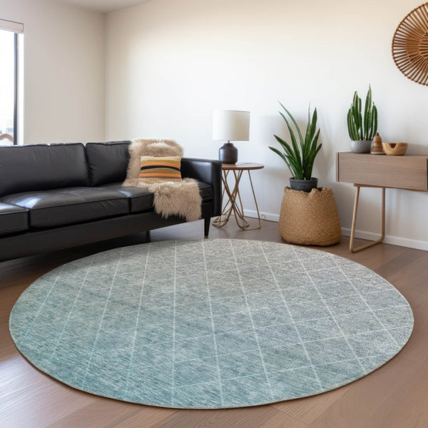 Homeroots 3' Artichoke Green Geometric Area Rug - Stylish, Washable & Durable For Indoor Or Outdoor Spaces 8' Round Polyester 605809