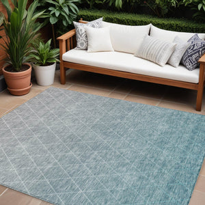 Homeroots 3' Artichoke Green Geometric Area Rug - Stylish, Washable & Durable For Indoor Or Outdoor Spaces 10' X 14' Polyester 605812