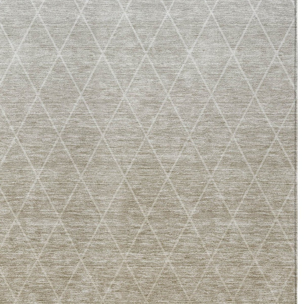Homeroots 3' Artichoke Green Geometric Area Rug - Stylish, Washable & Durable For Indoor Or Outdoor Spaces 5' X 8' Polyester 605814