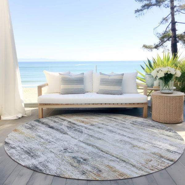 Homeroots 3' Stylish Silver Copper Ivory Geometric Washable Area Rug For Indoor And Outdoor Spaces 8' Round Polyester 605839