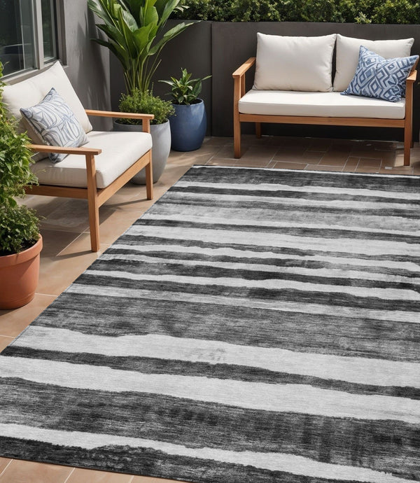 Homeroots 3' Charcoal And Gray Striped Washable Area Rug For Indoor And Outdoor Spaces - Stylish And Durable 5' X 8' Polyester 605892