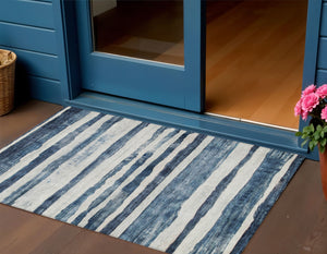 Homeroots 3' Charcoal And Gray Striped Washable Area Rug For Indoor And Outdoor Spaces - Stylish And Durable 3' X 5' Polyester 605897