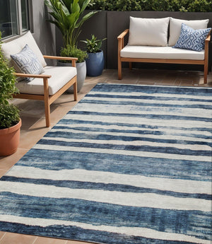 Homeroots 3' Charcoal And Gray Striped Washable Area Rug For Indoor And Outdoor Spaces - Stylish And Durable 5' X 8' Polyester 605898