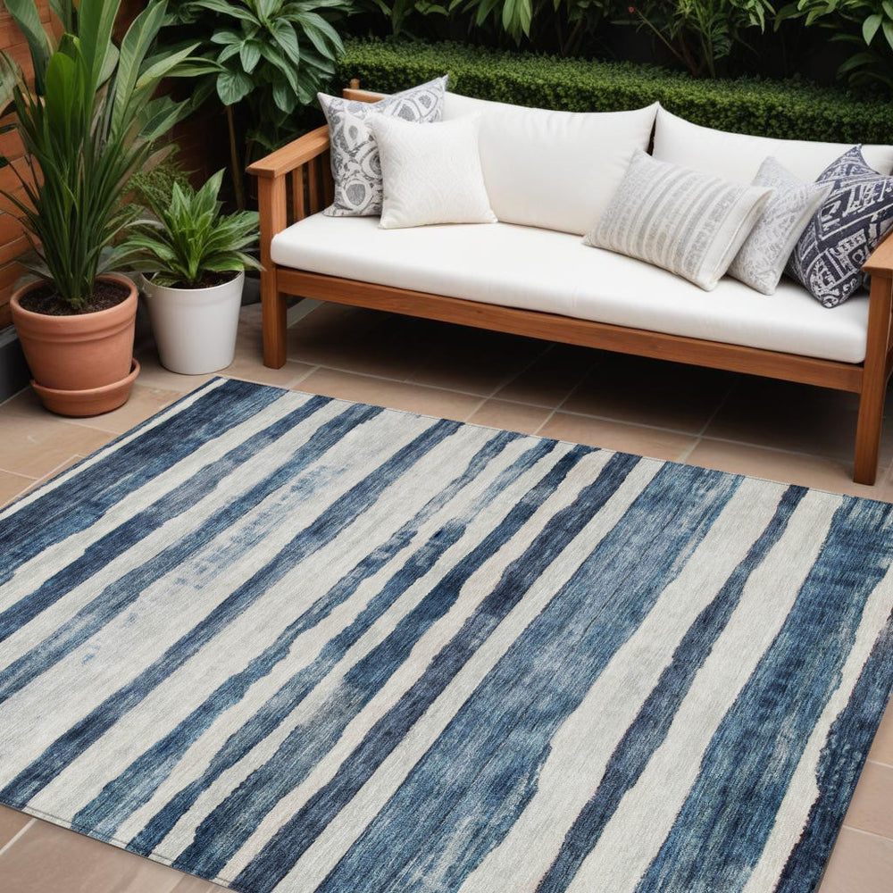 Homeroots 3' Charcoal And Gray Striped Washable Area Rug For Indoor And Outdoor Spaces - Stylish And Durable 9' X 12' Polyester 605901