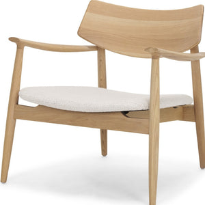 HomeRoots 27" Cream Upholstered Arm Chair with Solid Wood Frame - Stylish Comfort for Modern Interiors 605993