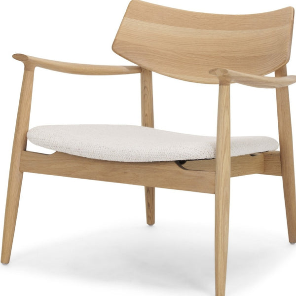 HomeRoots 27" Cream Upholstered Arm Chair with Solid Wood Frame - Stylish Comfort for Modern Interiors 605993