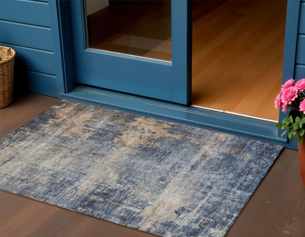 Homeroots 3' Denim Blue And Tan Abstract Washable Area Rug - Stylish, Durably Designed For Indoor And Outdoor Use 3' X 5' Polyester 606140