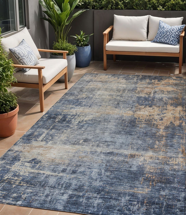 Homeroots 3' Denim Blue And Tan Abstract Washable Area Rug - Stylish, Durably Designed For Indoor And Outdoor Use 5' X 8' Polyester 606141