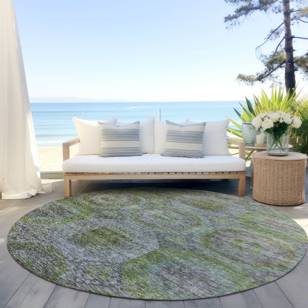Homeroots 3' Blue And Gray Geometric Washable Area Rug - Stylish Indoor/Outdoor Decor For Any Space 8' Round Polyester 606232