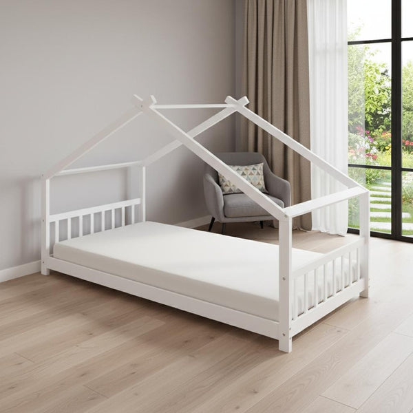 HomeRoots White Wood Twin House Bed - Stylish Modern Design for Kids’ Rooms, Durable Frame, Cozy Retreat! 606849