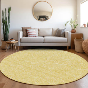 HomeRoots 5' Gold Floral Washable Area Rug – Elegant Indoor-Outdoor Design for High-Traffic Spaces and Durability 8' Round 607364