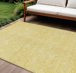 HomeRoots 5' Gold Floral Washable Area Rug – Elegant Indoor-Outdoor Design for High-Traffic Spaces and Durability 8' X 10' 607365